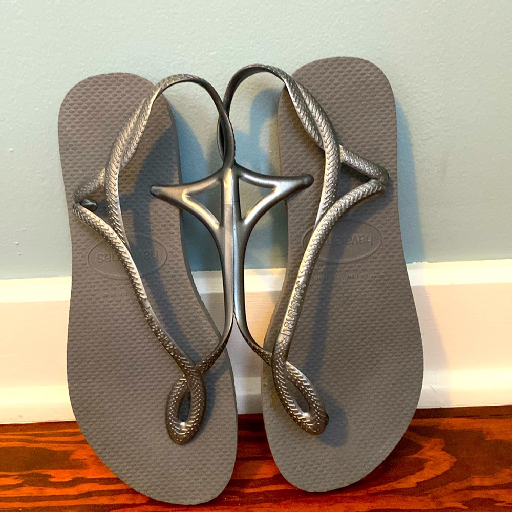 Havaianas thong sandals